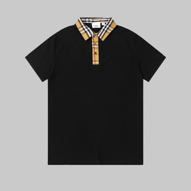 高品质 Burberry新款，珠地棉开筒反领短袖，舒适透气，洗水不变形不缩水。经典简约，精致时尚，细节呈现高端品质，男女同款。 颜色：黑色 白色 码数：S-2X