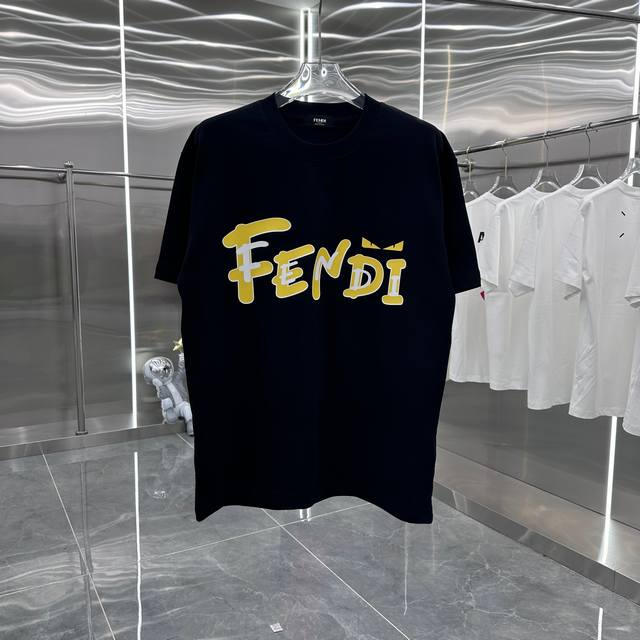 Fen 2025春夏新款 5D凹凸重叠刻字模 上身超好看 男女同款宽松版 S M L Xl Xxl 五个码 黑色 白色 绿色