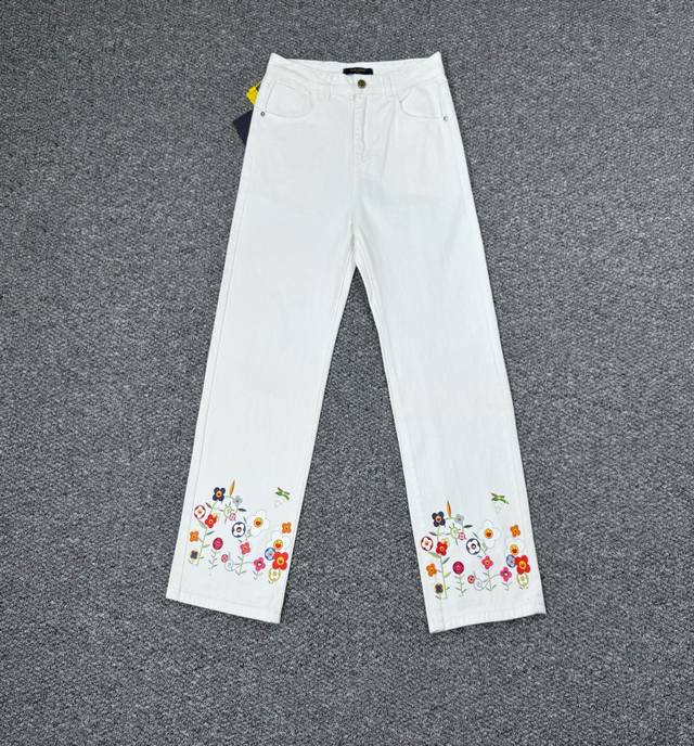 款号：H754 Louis Vuitton & 路易威登 25Ss 小雏菊 口袋刺绣Logo牛仔裤 采用了独特的工艺，如梦似幻的色彩完美演绎