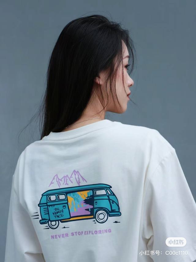 款号A269 # Thenorthface北面圆短袖棉100%棉夏季上新，颇具标志性的Logo 与颜色素净的基础款型相结合，打造低调百搭又具有品牌特色的代表性单