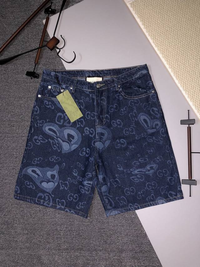 Lv 驴家 25Ss早春新款 轻奢主义 男女日常通勤穿搭必备 提花纹 牛仔短裤 定制Yb进口提花牛仔材质 纹相间满印，机理还原 定制金属Logo纽扣 主唛水洗吊