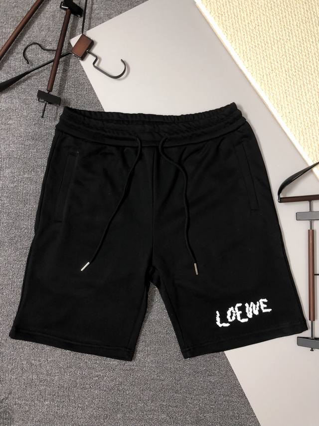 Loewe 罗意威 2025新款 男女日常通勤穿搭必备 织带拼接 休闲短裤 定制380克毛圈面料 进口机刺绣工艺 定制皮章 腰标吊牌洗水唛三标齐全 颜色：黑色