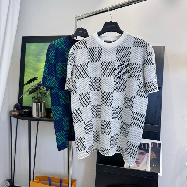 款号：D233 纯原臻品 全网最高版本 路易威登 Lv 25Ss春夏新款 棋盘格丝针织短袖 轻奢主义 男女日常通勤穿搭必备单品 正确版本 欢迎对比 情侣款 原版