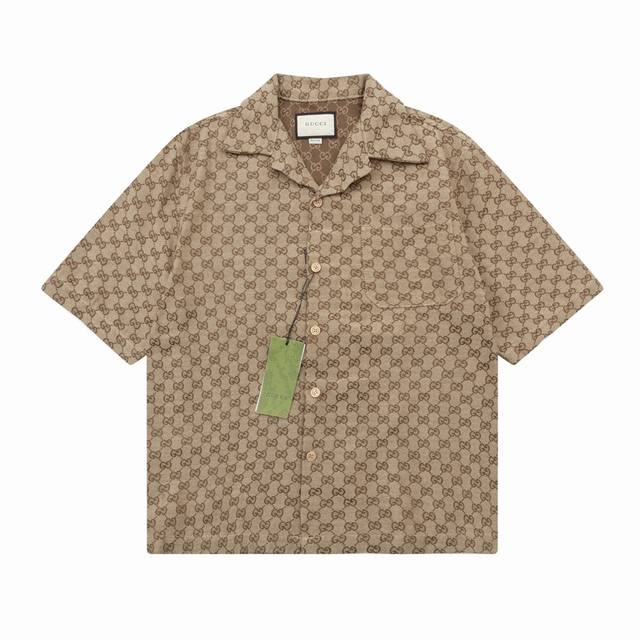 套装款！Gucci 古驰 2025新款 老花字母Logo 牛仔布面料 男女同款 短袖衬衫 颜色：卡其色 尺码： S-Xl