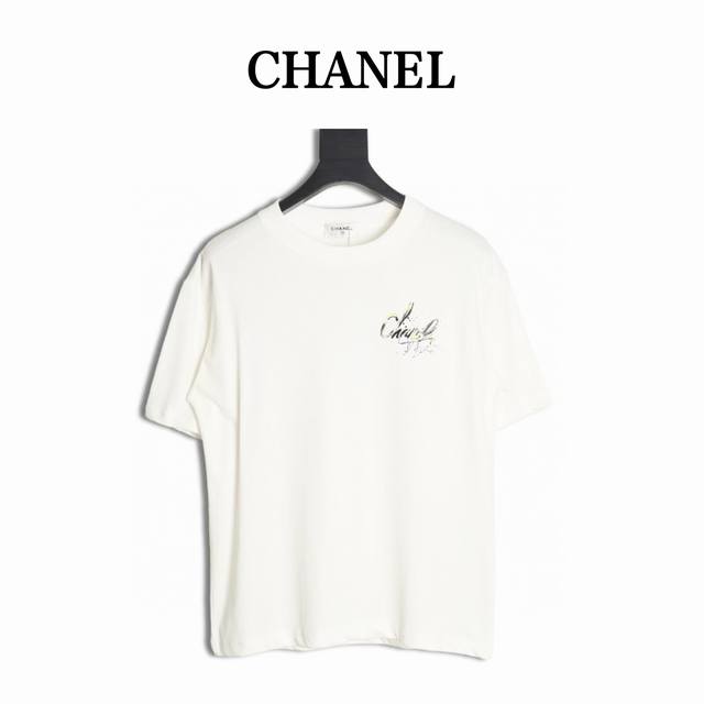 Chanel 香奈儿 24Ss 泼墨短袖T恤 面料采用定制240G 26支特滑双股精棉平纹高密无尘全棉布料。前幅高密度加厚，走线平整，代工品质，全套定制辅料。