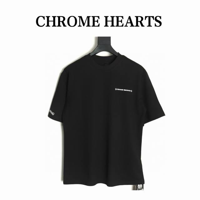 Chrome Hearts Ch克罗心 梵文十字架重工发泡印花T恤 克罗家的每一款真的是绝绝子 每一件都是背影杀这件皮标设计真的很酷 皮标加上银饰设计使整件衣服