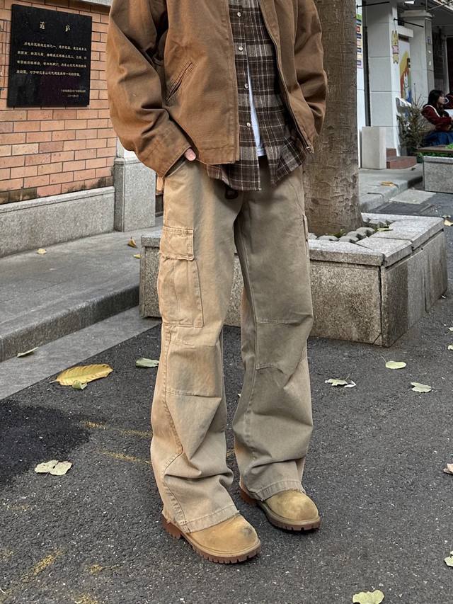 款号Xk3251 美式街头Vibe多口袋直筒工装裤男潮复古宽松重磅伞兵裤，面料定制经过一流的高工艺水洗 ，质地紧密 色泽均匀 纹理清晰，上身非常舒适 直筒版型