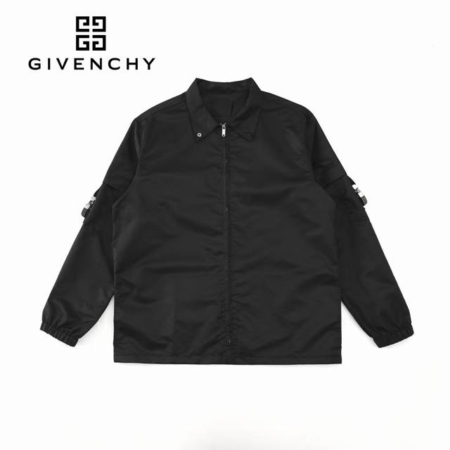 原单 款号：G688 上新 Givenchy & 纪梵希 双锁扣尼龙夹克拉链长袖外套- 面料采用聚酯记忆材质具有高弹防皱功能 内外双面防水涂层袖子口袋插扣口袋设