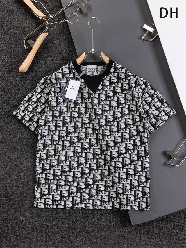 Dior 迪奥 微宽版 Cd 微宽版型S-Xl 25Ss永远不败 经典款 永久精品 专柜永恒经典款 Cd提花满印针织Logo图案 短袖T恤，棉质混纺毛圈平纹针织