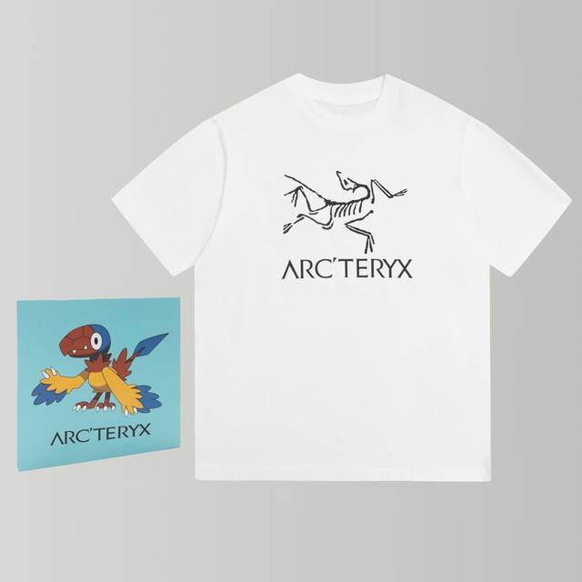 礼盒装款号112-2码数Xs-S-M-L。黑 白两色 男女同款 Arc'teryx始祖鸟春夏基础课170度高温烫胶印图百搭个性T恤 这款不挑年龄段，上身太好看