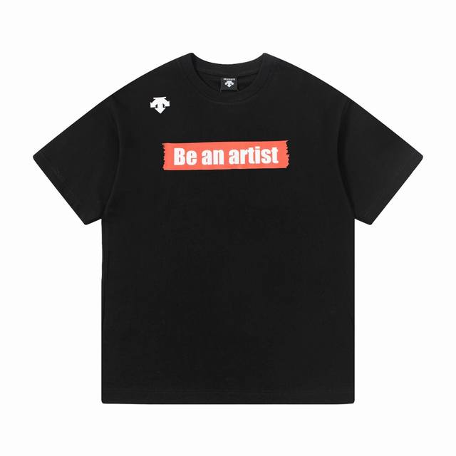 高版本 迪桑特 Descente 25Ss 新款印花短袖 采用280G专用双纱厚重面料 采用进口康丽机直喷白癦印花工艺 宽松版型 男女同款 码数：1 2 3