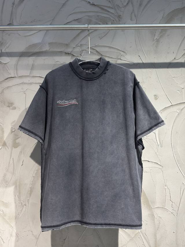 Balenciaga新款巴黎世家可乐反穿短袖T恤25Ss早春款专柜同步上新 纯棉双纱高克重面料350克纯棉重工洗水割破，进口田岛绣花机刺绣，成衣洗水磨烂做旧效果
