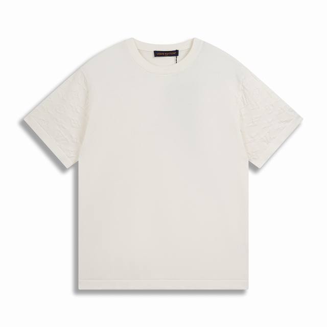 正确版高品质 1V 2025Ss新款嵌花羊毛针织短袖 采用羊毛材质 透气舒适 袖身嵌花品牌Logo简约大气百搭 反转效果标签点缀背后 轻松升级街头造型风 男女同