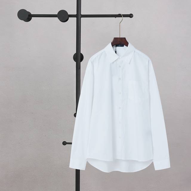 款号C08 白色 码数：S～Xl Balenciaga 巴黎世家 后背海浪字母图案印花单排扣休闲长袖衬衫 常规版型简略纯粹不失大气。 选用高品质面料，确保穿着舒
