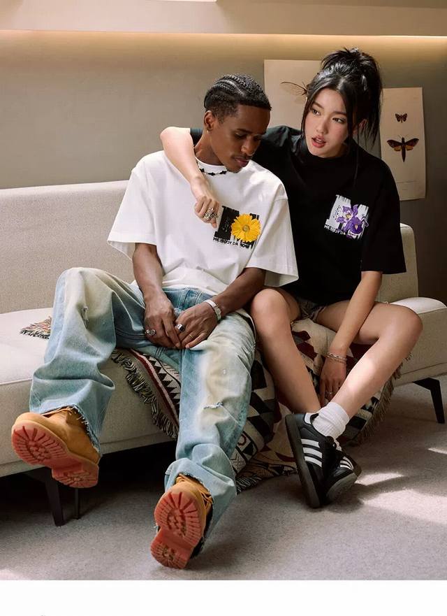 d003 # Medm24Ss斑驳Logo立体花卉刺绣短袖T恤男夏季潮牌休闲设计感体恤 采用原版一致26支2 G食毛重磅双纱纯棉面料，不起球抗皱不变形，上身舒适