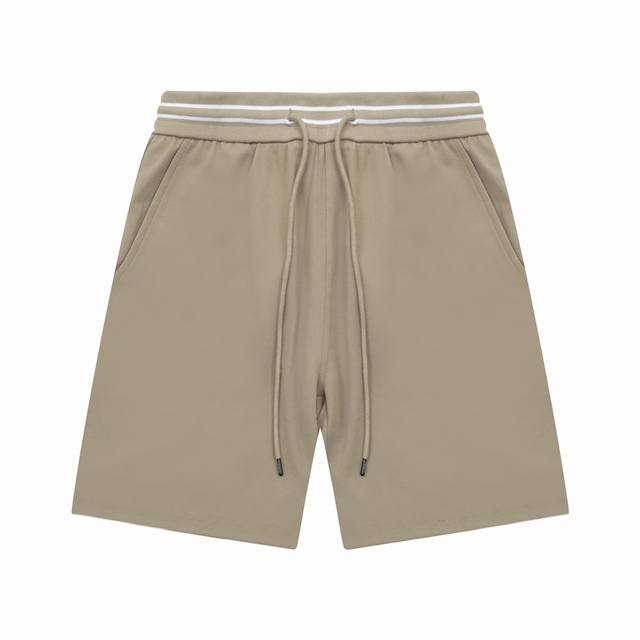 隔天到 Prada 普拉达 三角标后袋拼接 五分裤、高品质纯棉 面料 特别手感、超级质感 舒适柔软透气 休闲宽松版型 潮流男女同款 短裤 颜色：卡其色 码数：