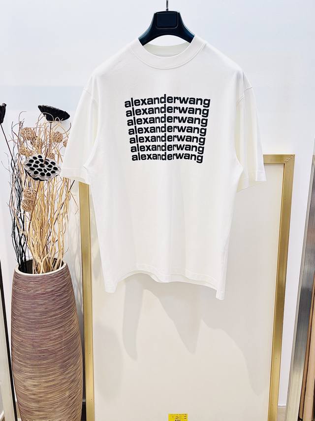 Size：S M L Xl 黑 白两色 Os宽松版 男女同款 1976462520081 Alexarderwang 亚历山大.王立体Logo字母弹幕磨砂立体印