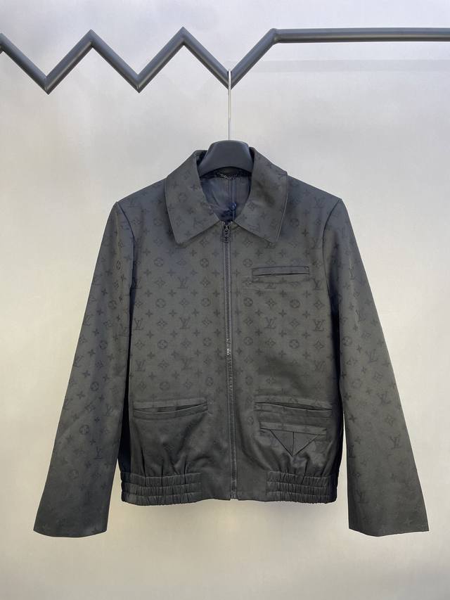 Louis Vuitton 路易威登2025Ss新款翻领暗纹休闲西装外套 尺码：S M L Xl