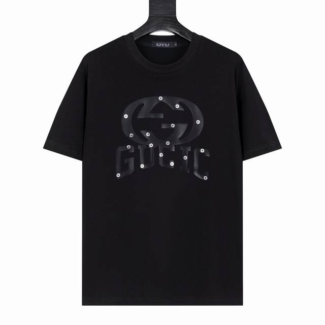 Gucci 古奇25Ss新款短袖，最高版本重工艺印花经典Logo图案，高标准定制，上身非常有型，客供进口高档280克纯棉面料质感非常细腻，细节工艺精湛考究，塑造