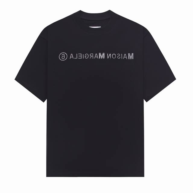品牌： Mm6 Maison Margiela 面料：100%棉 码数: 46. 48. 50．52. 颜色：黑色． 白色．灰色． 工艺：烫钻