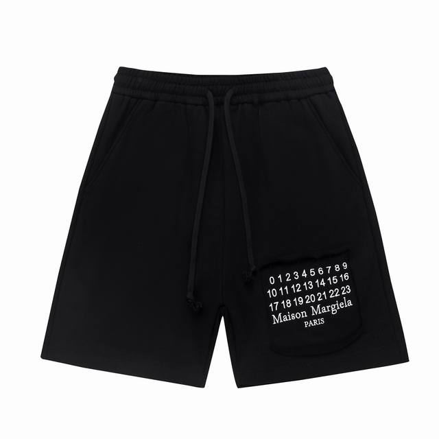 品牌： Maison Margiela 马丁 马吉拉 面料：350G 码数: 46. 48. 50．52. 颜色：黑色． 杏色． 工艺：刺绣+印花
