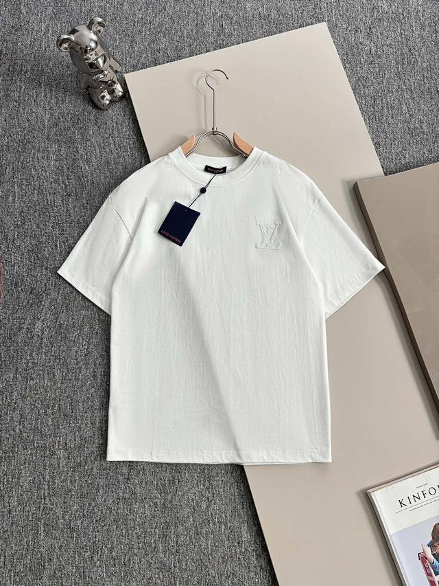 Louis Vuitton* 2025春夏款上新 原高版本 驴家Lv 面料采用270克高密度纯棉 不变形 不缩水 工艺介绍：双线走位 前后进口万针精密梵文刺绣