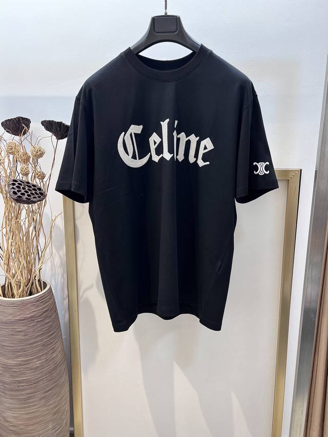 Size：S M L Xl 黑白两色 男女同款 Celine 赛琳 2025Fw春夏系列Celine刺绣配以经典凯旋门印花半袖T恤 洗涤方式：干洗或反面包裹洗衣