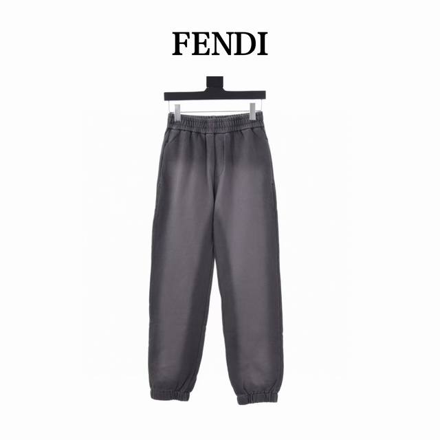 Fendi芬迪Fd 重磅灰色做旧水洗渐变长裤 原12,700购买，灰色水洗渐变效果棉质平纹布布料、松紧抽绳束腿长裤、前后各双口袋、全套辅料配备采用16S+10S