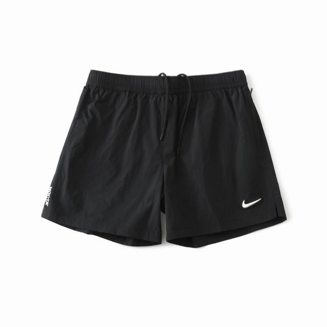 1079 白底图 Nike X Drake 联名款 Nocta系列 拉链口袋舒适柔软透气五分休闲短裤 男女同款运动裤短裤， 情侣款 面料采用梭织原版定制，功能性