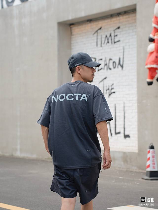 1076 咨询图 Nike X Nocta联名款Ss24纯棉字母印花短袖T恤 面料：240G双纱面料，不变型不起球 辅料；全套辅料定制；1:1版本 颜色：黑色，