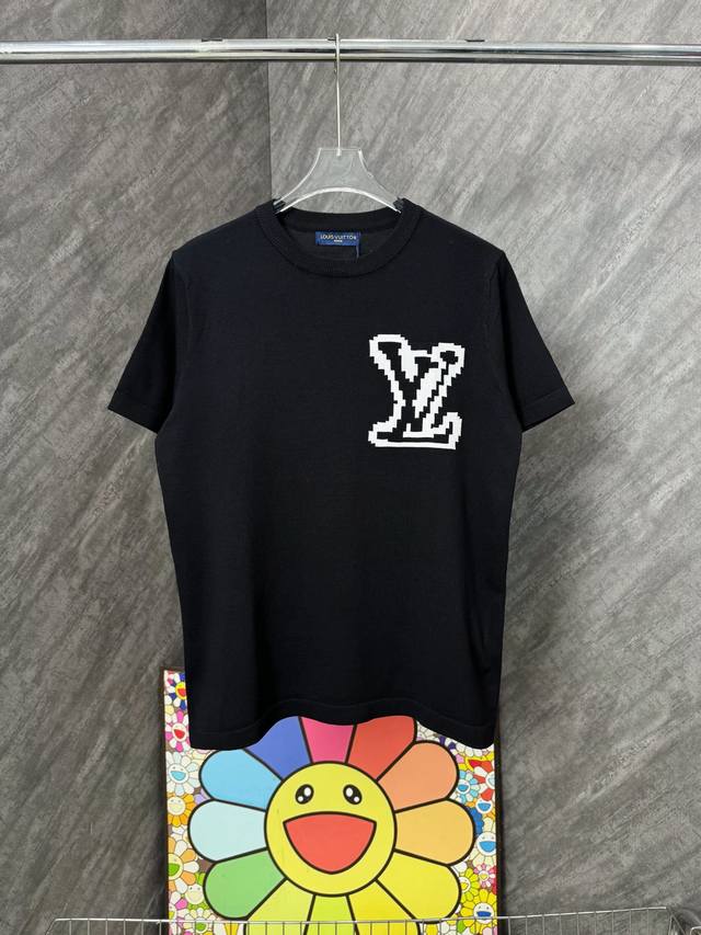 款号 G71 Lv 前后大标针织圆领短袖 Louisvuitton官网Zp同步新款针织 面料采用仿羊绒精品针织毛线面料 同缸定织定染原版面料 进口机器前后大标缝