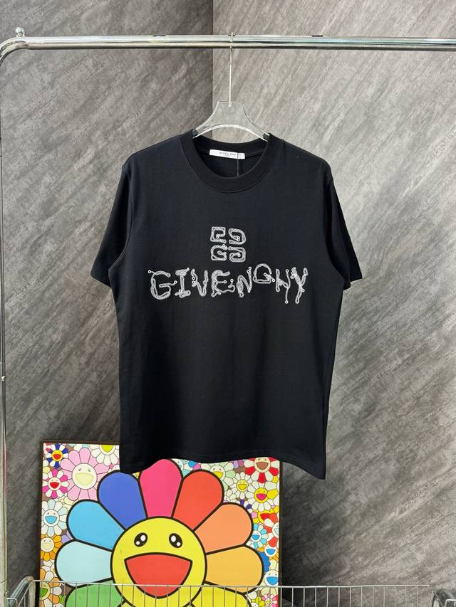 款号 G16 纪梵希素描蛇年限定圆领短袖 Givenchy官网Zp同步新款T恤 面料采用32支双纱280克高克重纯棉面料 同缸定织定染原版面料 进口机器万针饱满