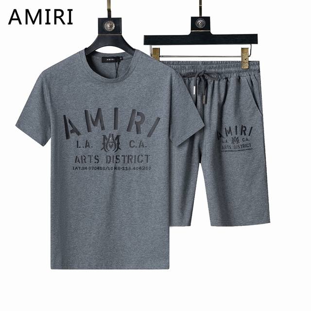 2025 Amirl 春夏官网同步新款圆领短套装， 款式时尚 帅气，面料舒适，做工严谨 ，走线工整。上身效果好 码数 M-3Xl 颜色 灰色 白色 红色