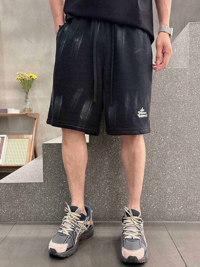 西太后 顶级货品 2025春夏新款休闲裤！品牌经典Logo休闲裤 ，定制面料，舒适度极好，手触感强烈辨识度极高，完美品相工艺 尺码：M L Xl Xxl 3Xl