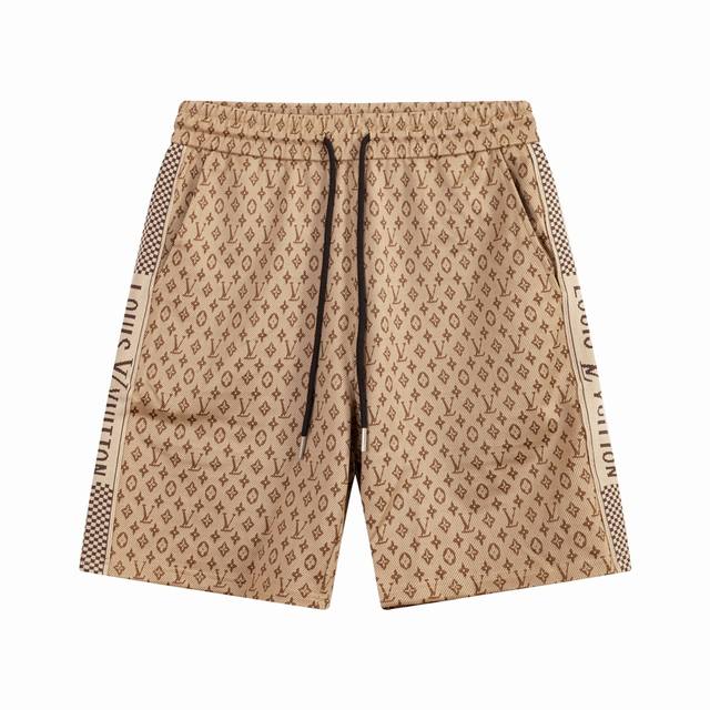 Louis Vuitton 路易威登 织带老花纹提花毛巾裤 Ss新款针织短裤，定制面料采用威化布织法，提花针织工艺，版型紧致立体，定制裤绳五金质感强，顺滑，上身