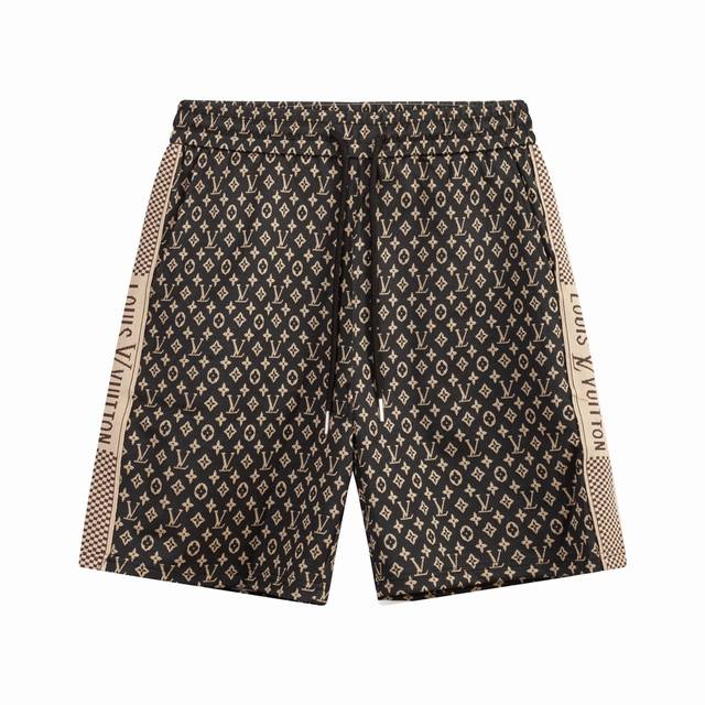 Louis Vuitton 路易威登 织带老花纹提花毛巾裤 Ss新款针织短裤，定制面料采用威化布织法，提花针织工艺，版型紧致立体，定制裤绳五金质感强，顺滑，上身
