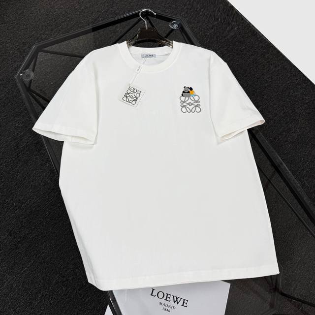 Loewe罗意威 25Ss 采用300克高密度纯棉 不变形 不缩水 三标齐全 男女同款 工艺：刺绣 颜色：白色 黑色 Size：S-Xl