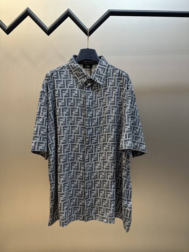 Fendi 蓝色明线Ff衬衫 采用亚麻混纺竹节150克面料，70D衬布，布匹直喷，对位裁床 Size：38.40.42.44
