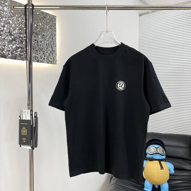 Lululemon露露乐蒙 25Ss新款短袖T恤 今年面料全新升级 采用高克重布料 洗完水260克 不缩水不变形 上身阔挺效果极佳 且舒适柔软质感十足 廊型版型