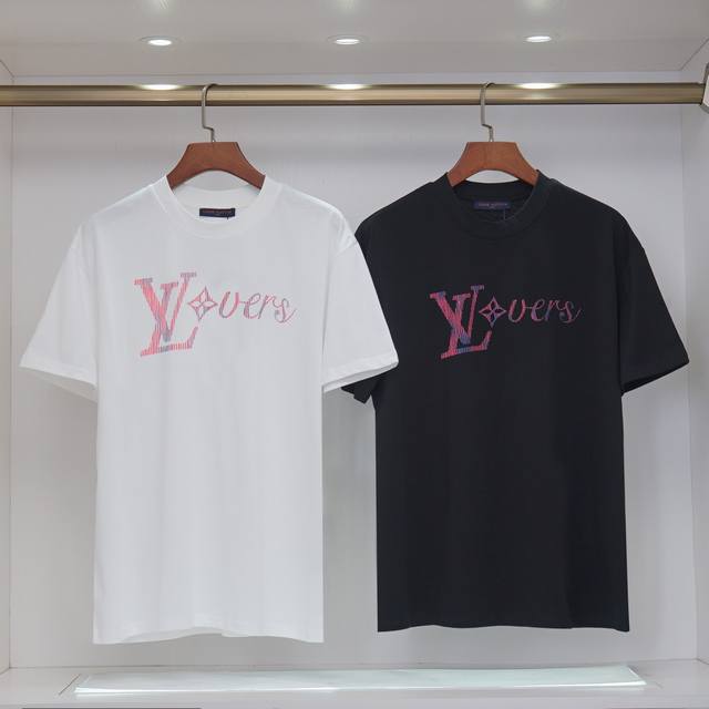 3001# 230克双沙料Louis Vuitton路易威登 新款超百搭短袖T恤，前幅直喷 百搭版型 男女同款颜色：黑色 白色 码数：S M L Xl 2Xl