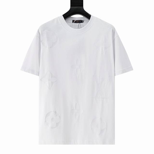 Lv路易威登25Ss新款短袖，最高版本重工艺经典刺绣Logo图案，高标准定制，上身非常有型，客供进口高档280克纯棉面料质感非常细腻，细节工艺精湛考究，塑造性极