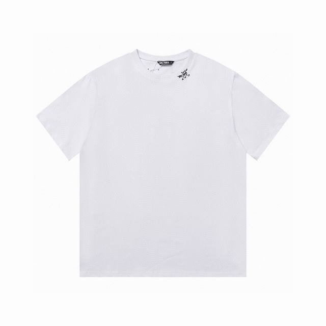 款号:L026 Arcteryx始祖鸟手绘涂鸦骨龙短袖 男女同款 原版定制辅料 吊牌 包装袋 贴纸 洗水唛 防尘纸 250克 双纱面料 定织定染螺纹 原版贴纸