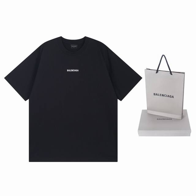 细节图 顶级版本.官网品质 Balenci*Ga 巴黎#经典款. 前后经典字母印花短袖T恤#春夏季砖柜同步。 面料采用巴黎Zp定织定染全棉双纱、克重260克，布