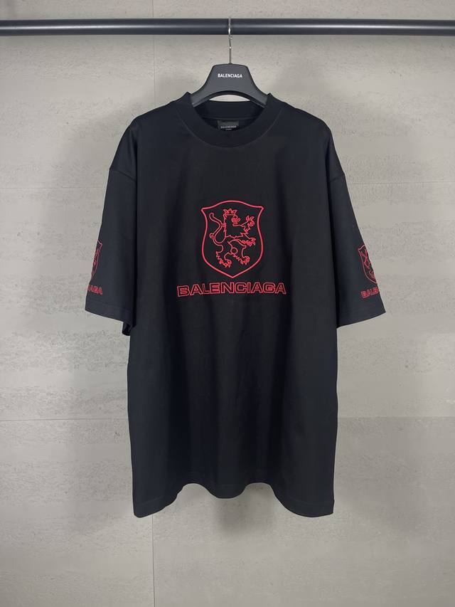 实拍图 顶级版本.官网品质 Balenci*Ga 巴黎Balenci*Ga#新款，2025新款Lion Club字母Logo前后面 左右袖口精致刺绣短袖T恤.砖