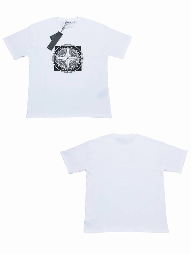 040# Stone Island石头岛 Compass 图案短袖T恤 黑白色 经典圆领设计 配合精准的剪裁比例 无论是单穿展示干净利落的形象 还是作为打底增加