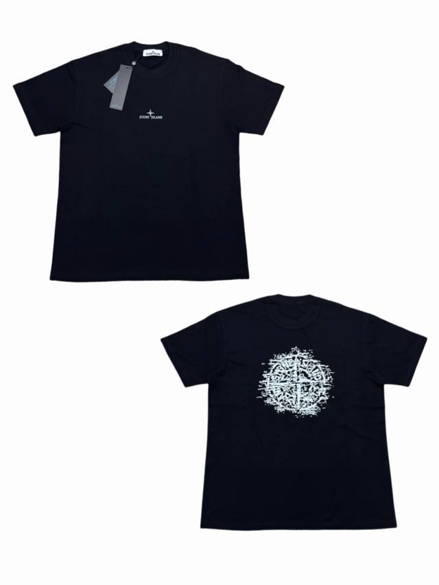 035# Stone Island石头岛 Ss23 Logo罗盘印花圆领短袖T恤 黑白色 经典圆领设计 配合精准的剪裁比例 无论是单穿展示干净利落的形象 还是作