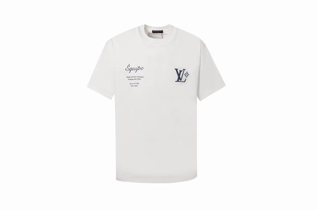 2408款 新款 高品质 Lv 路易威登23Ss 新款员工服字母短袖，进口印花手感光滑 面料采用定制245克纯棉双纱面料，上身效果宽松休闲，三标齐全 ，男女同款