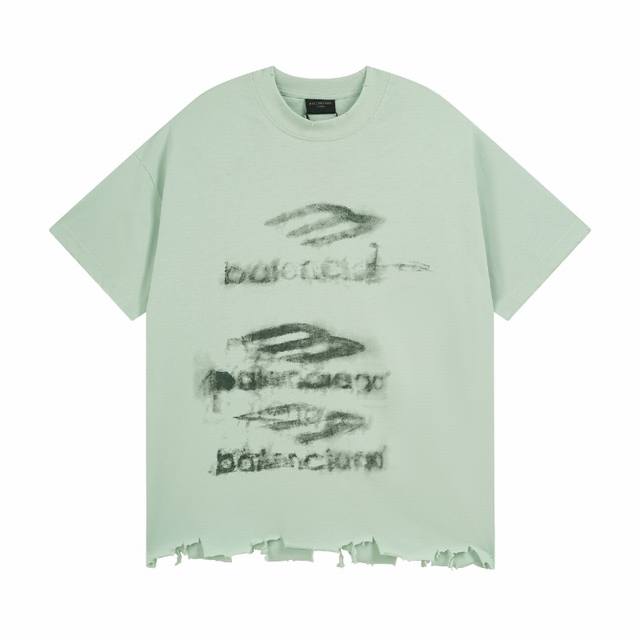顶级版本 大货细节图 #巴黎25Ss涂鸦破坏做旧短袖# Balenci*Ga巴黎# 面料采用260G巴黎专用双纱*高克重1比1双纱罗纹 前后幅采用进口康丽直喷机