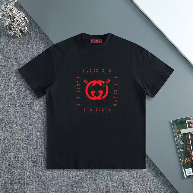 高品质]Gucci 古驰 25Ss 棒球棒印花短袖 面料采用280克重精梳棉，定制32支1*1螺纹，成衣两遍水洗处理，面料舒适亲肤无异感，定制定染面料，纺织密度