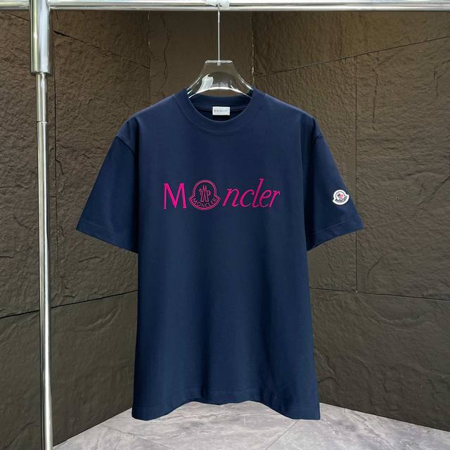 款号：M1049 2025早春Moncler 蒙口 官网同款印花图案 双纱纯棉短袖 - 260G双纱纯棉顶级面料 手感柔软 百分百纯棉独家出货 定染硫化黑无尘处